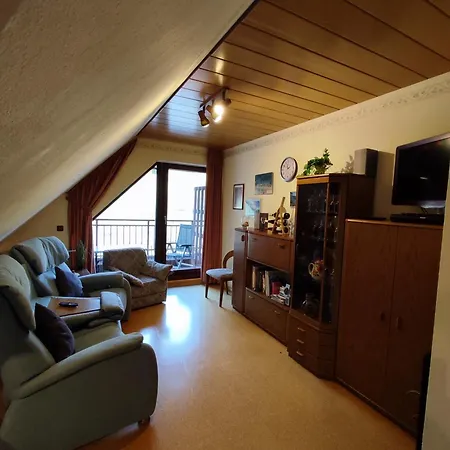 Panorama Oase Ferienwohnung Mit Blick Auf Mosel Und Reichsburg Cochem Exterior photo